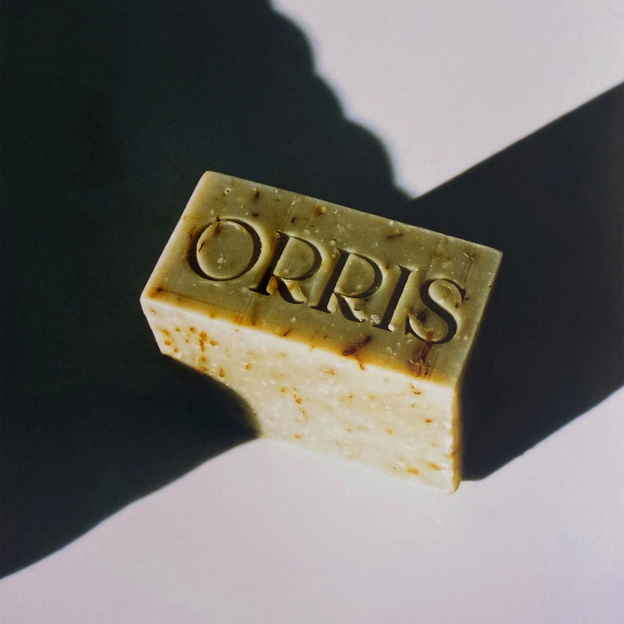 Orris - Le Botaniste - Arc- és Testtisztító Szappan Normál és Kombinált Bőrre