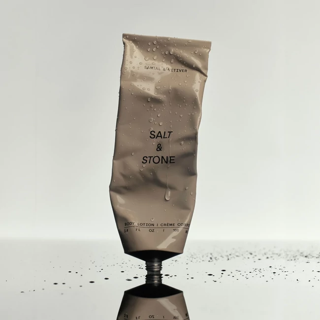 Kép 11/11 - Salt& Stone Szantálfa & vetiver rituális testápoló szett